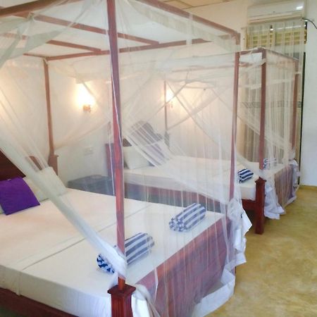 Aloha Beach Resort Tangalle Bagian luar foto