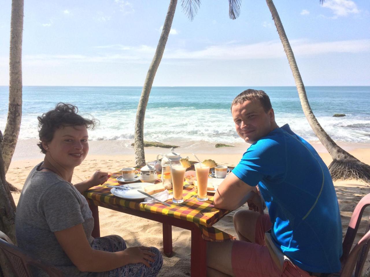 Aloha Beach Resort Tangalle Bagian luar foto