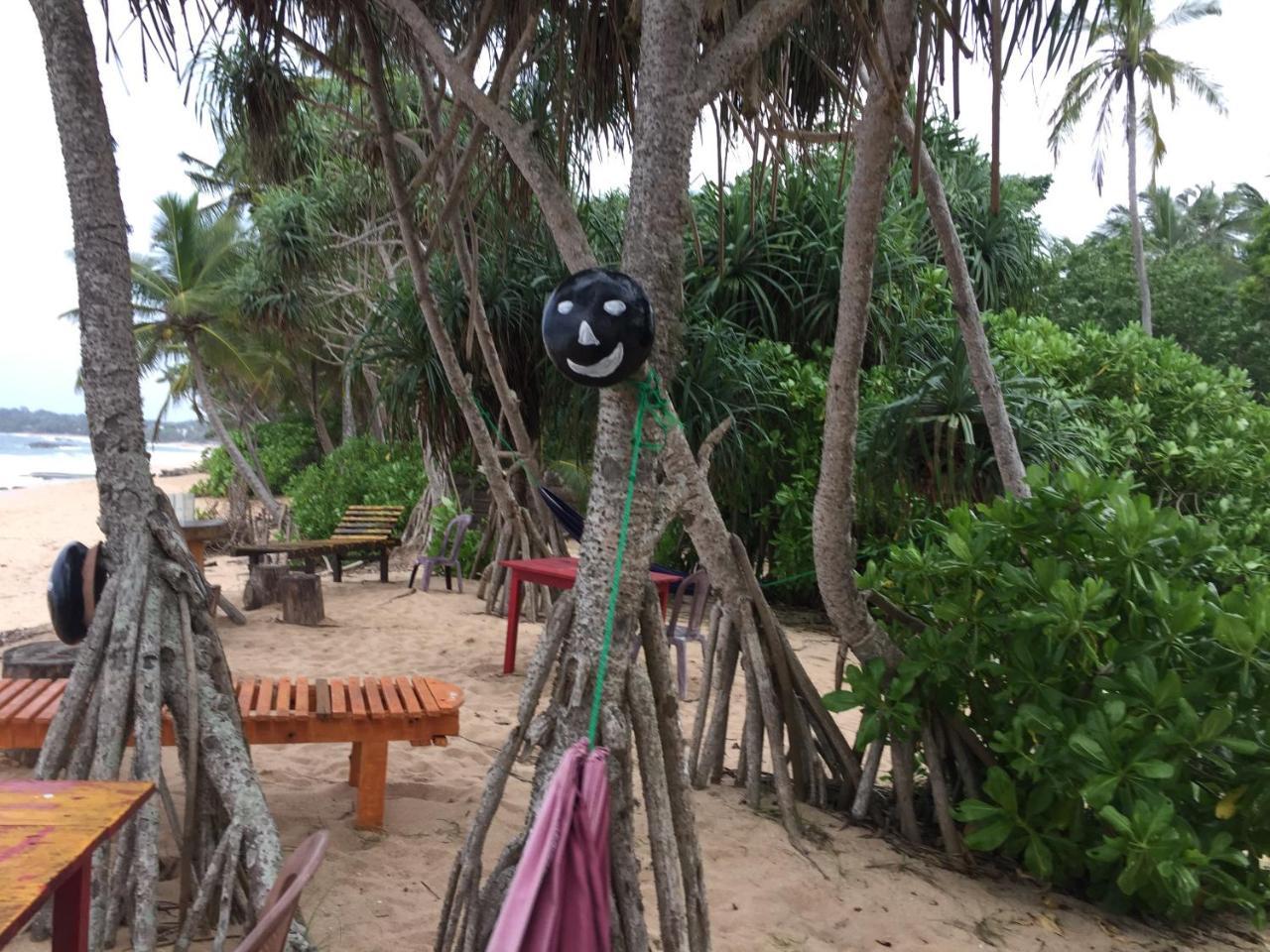 Aloha Beach Resort Tangalle Bagian luar foto