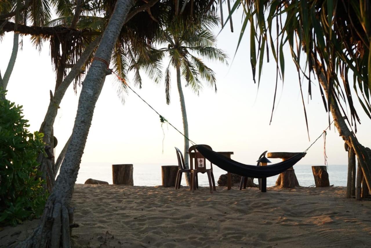 Aloha Beach Resort Tangalle Bagian luar foto