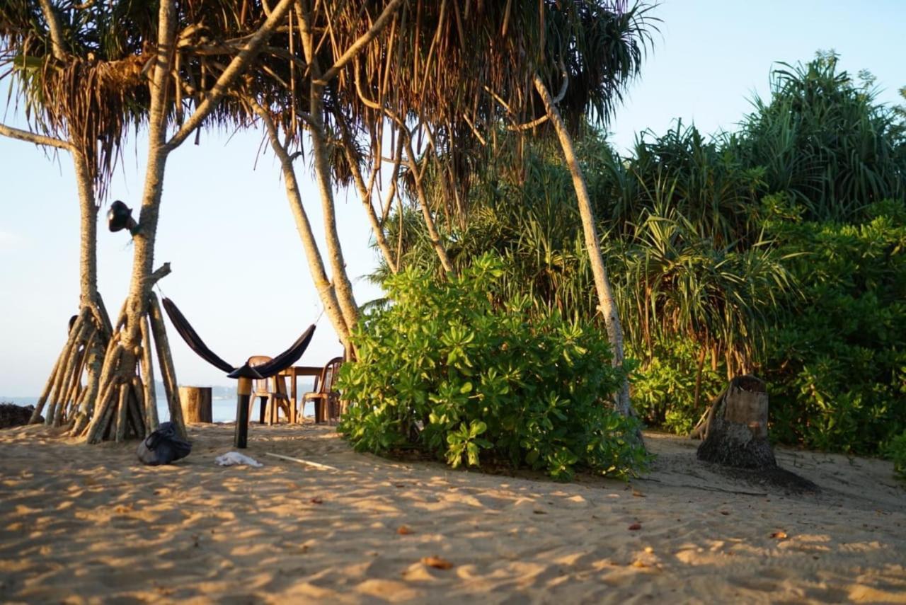 Aloha Beach Resort Tangalle Bagian luar foto